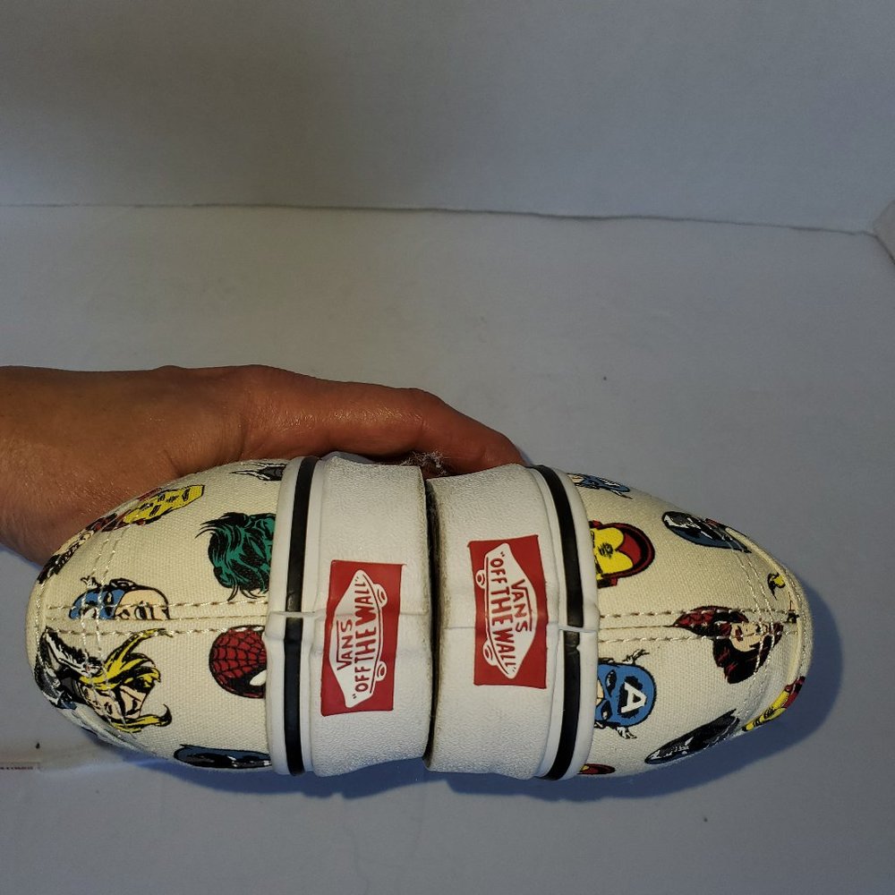 Vans Marvel Womans 7 - Mens 6 - Picture 10 of 14
